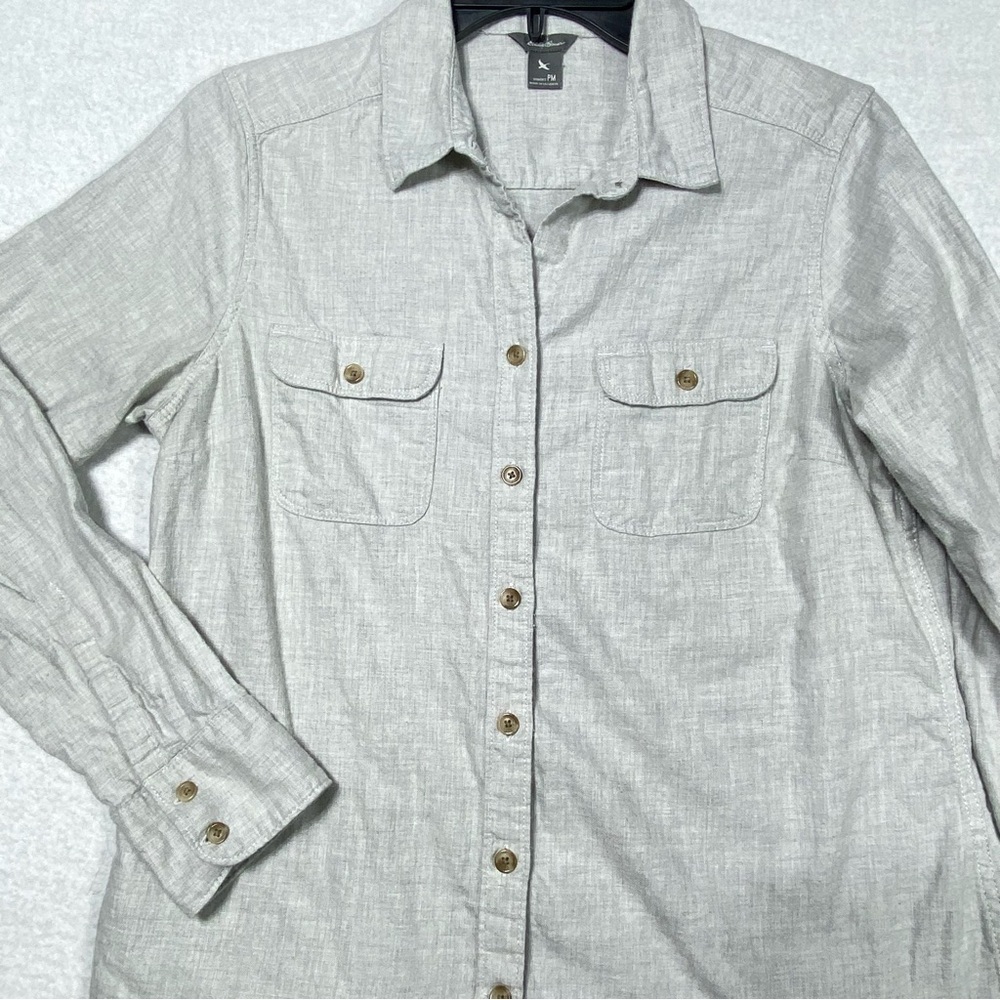 Eddie Bauer Button Down Shirt Womens PM Gray Collared Long Sleeve Pockets Casual - Picture 3 of 16